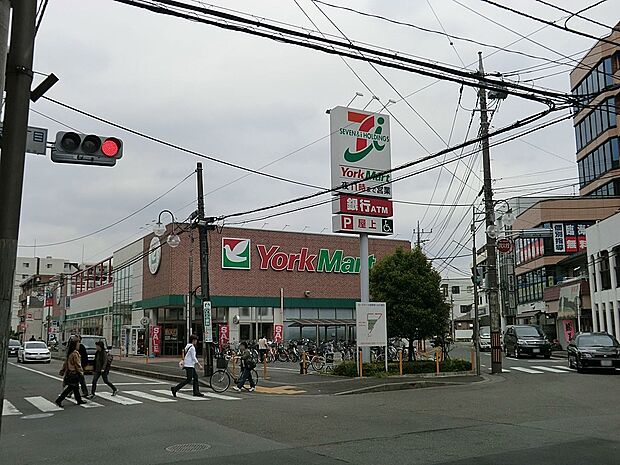 スーパー 800m ヨークマート大和中央店