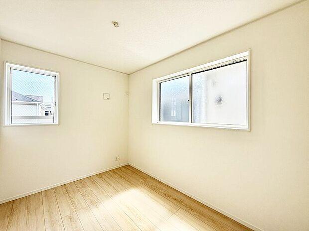 3号棟 ■落ち着いた色合いのお部屋で穏やかな時間を楽しめます