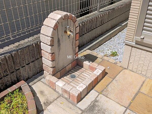■ガーデニングや洗車などの際に大活躍な屋外立水栓