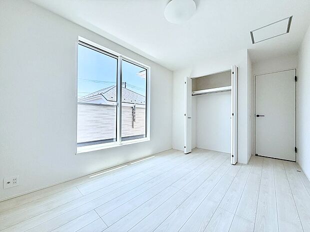 1号棟 ■落ち着いた色合いのお部屋で穏やかな時間を楽しめます