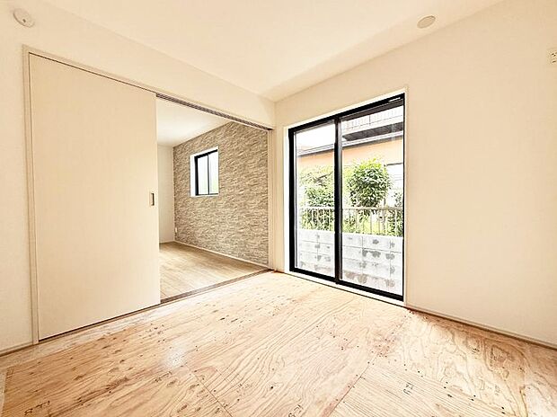 1号棟 ■落ち着いた色合いのお部屋で穏やかな時間を楽しめます