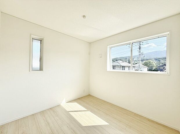 2号棟 ■落ち着いた色合いのお部屋で穏やかな時間を楽しめます