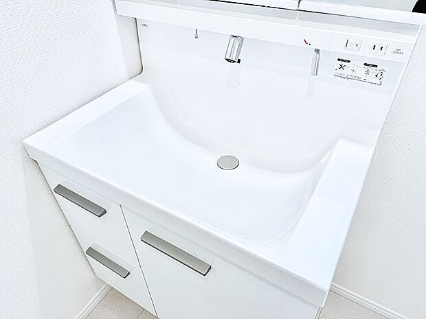 ■手洗いや顔を洗う時も快適に使える便利なシャワー