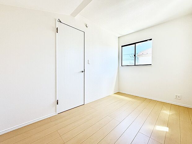 P号棟 ■落ち着いた色合いのお部屋で穏やかな時間を楽しめます