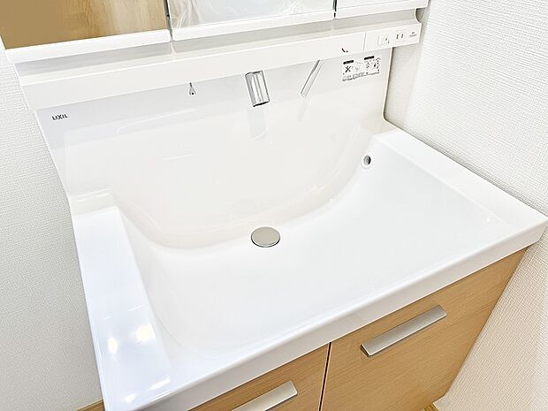 ■手洗いや顔を洗う時も快適に使える便利なシャワー