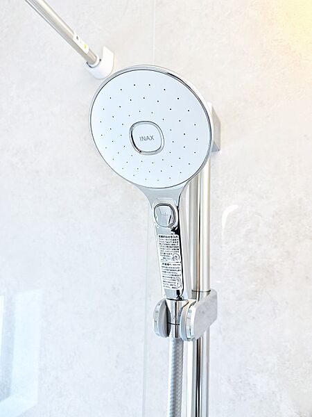 ■手元で簡単に止水できるため、水の無駄遣いを減らすことができます。