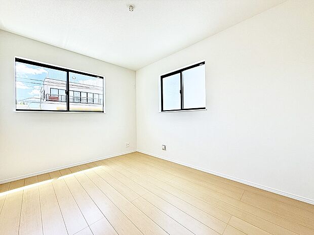 H号棟 ■落ち着いた色合いのお部屋で穏やかな時間を楽しめます