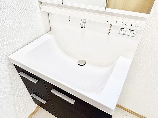 ■手洗いや顔を洗う時も快適に使える便利なシャワー
