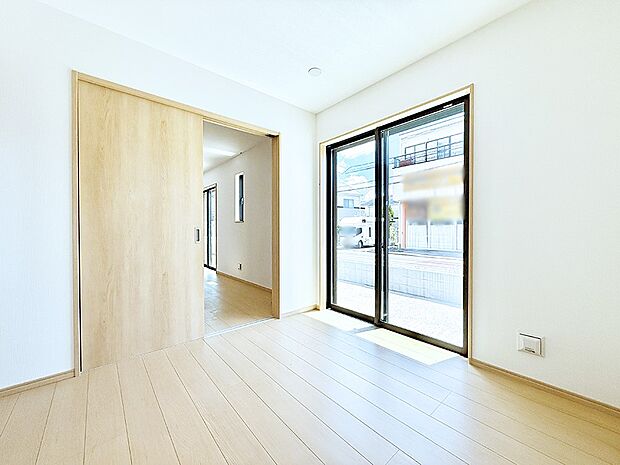 E号棟 ■落ち着いた雰囲気のお部屋で心が安らぐ空間