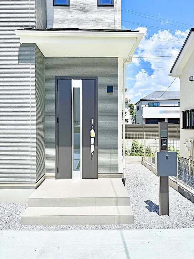 A号棟 ■ シンプルで美しく、住まいの第一印象を彩る玄関です