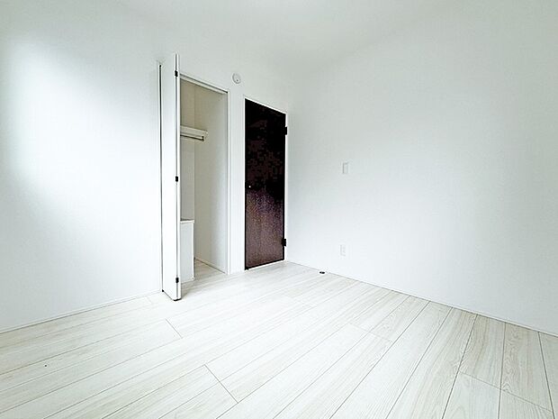 2号棟  ■落ち着いた色合いのお部屋で穏やかな時間を楽しめます