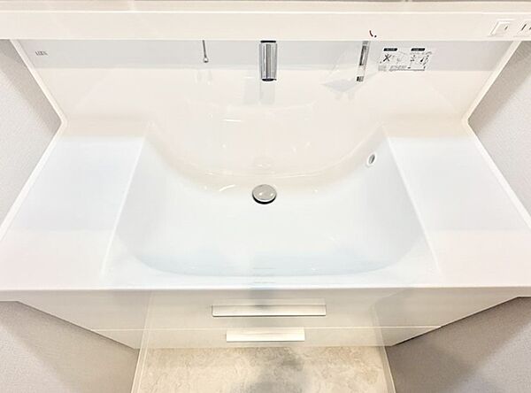 ■手洗いや顔を洗う時も快適に使える便利なシャワー