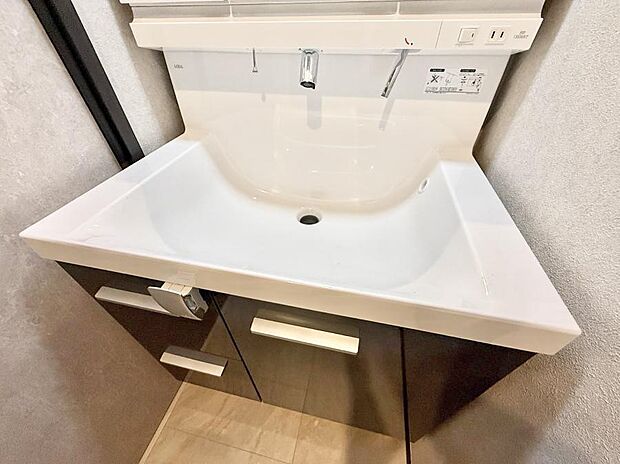 ■手洗いや顔を洗う時も快適に使える便利なシャワー