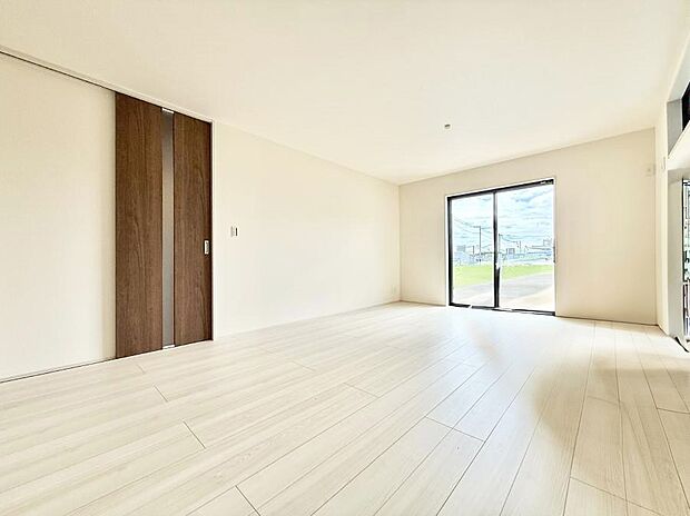 8号棟  ■心落ち着く場所、ゆったり過ごせるリビング