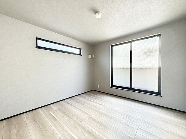 E号棟 ■清潔感あふれるお部屋で毎日を快適に過ごせます