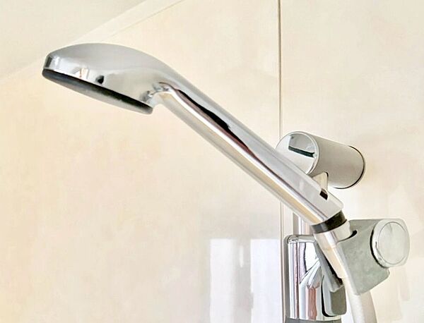 ■手元で簡単に止水できるため、水の無駄遣いを減らすことができます。