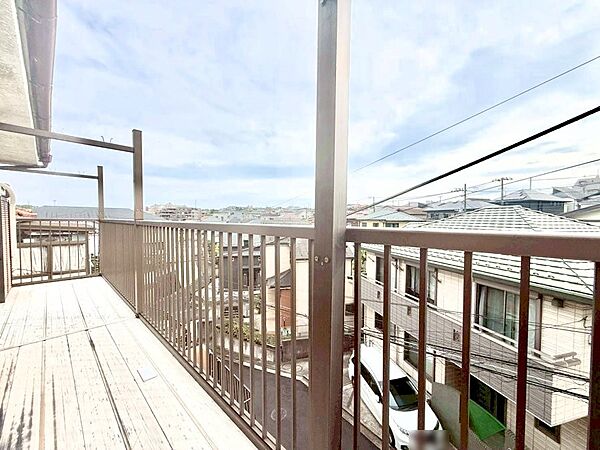 ■ 季節の移ろいを感じられる開放的な空間です