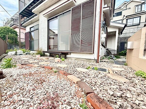 ■暮らしに潤いを与える、緑が取り入れられた住まいです