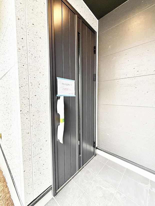 A号棟  ■ 家族とゲストをやさしく迎える、心温まる玄関