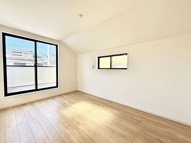 1号棟  ■落ち着いた色合いのお部屋で穏やかな時間を楽しめます