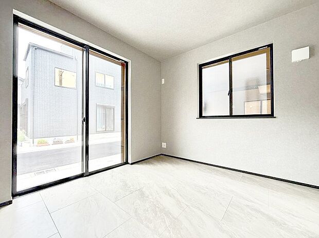 B号棟 ■落ち着いた色合いのお部屋で穏やかな時間を楽しめます