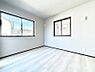 室内：B号棟  ■落ち着いた色合いのお部屋で穏やかな時間を楽しめます