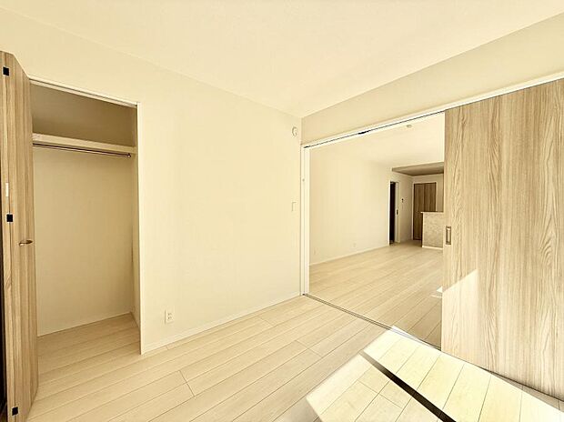1号棟 ■落ち着いた色合いのお部屋で穏やかな時間を楽しめます