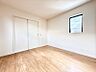 室内：1号棟  ■落ち着いた色合いのお部屋で穏やかな時間を楽しめます
