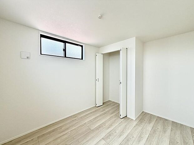 1号棟 ■落ち着いた色合いのお部屋で穏やかな時間を楽しめます