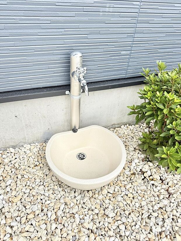 21号棟 ■ガーデニングや洗車などの際に大活躍な屋外立水栓