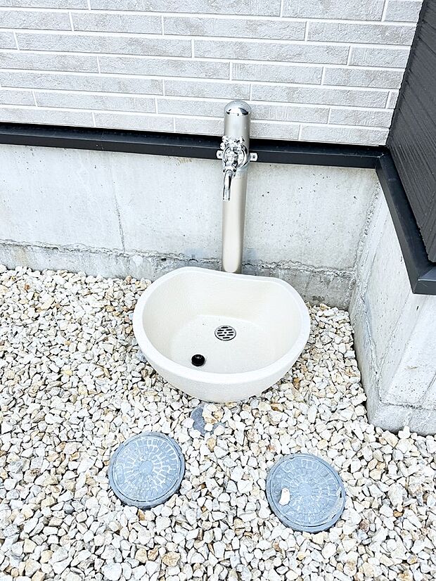 17号棟 ■ガーデニングや洗車などの際に大活躍な屋外立水栓