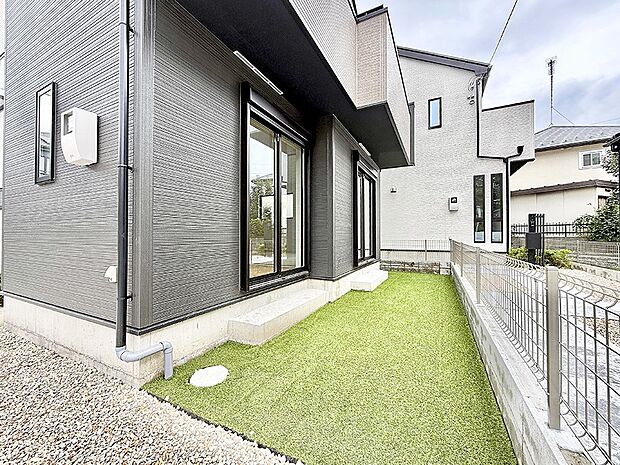 17号棟 ■暮らしに潤いを与える、緑が取り入れられた住まいです