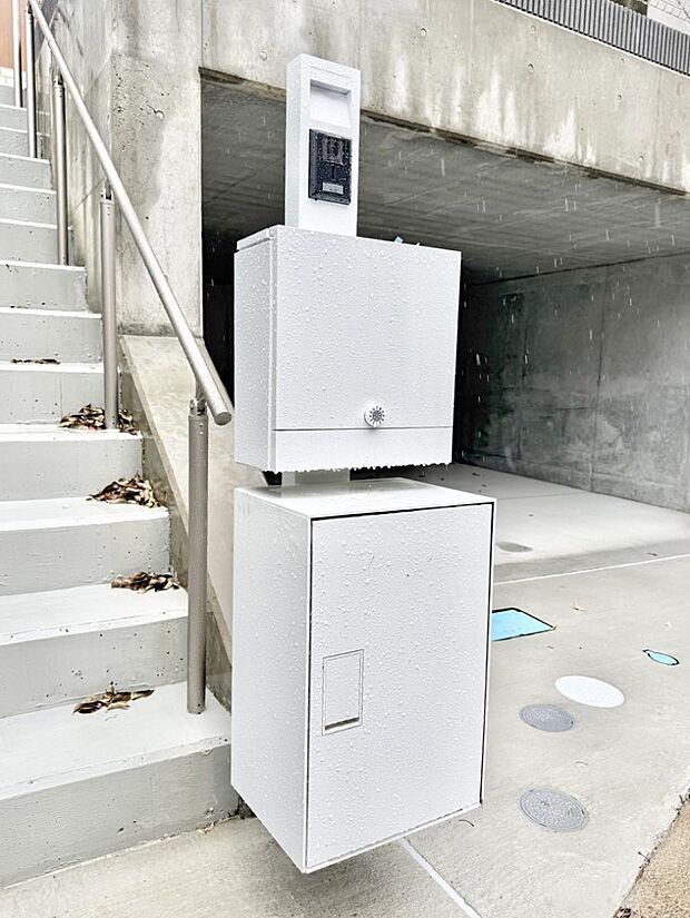 2号棟 ■宅配ボックス付き郵便受けがあると不在時も安心ですね