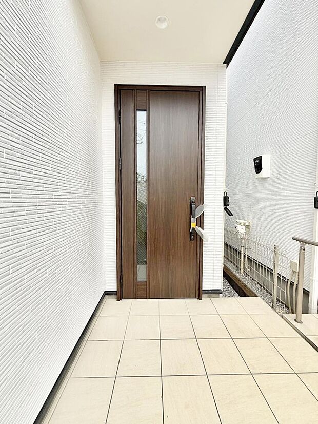 1号棟  ■ シンプルで美しく、住まいの第一印象を彩る玄関です