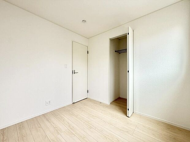 2号棟 ■落ち着いた色合いのお部屋で穏やかな時間を楽しめます