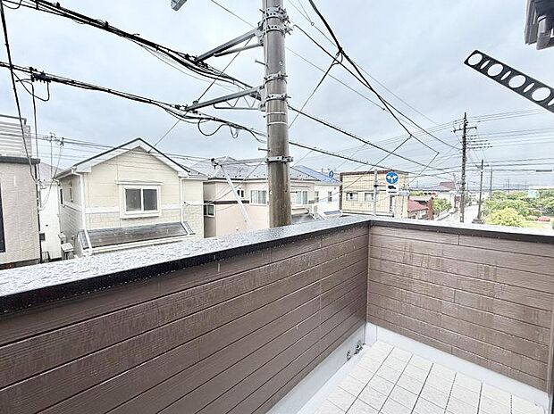 1号棟  ■ 季節の移ろいを感じられる開放的な空間です