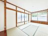 室内：■落ち着いた色合いのお部屋で穏やかな時間を楽しめます