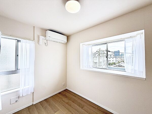 ■落ち着いた色合いのお部屋で穏やかな時間を楽しめます