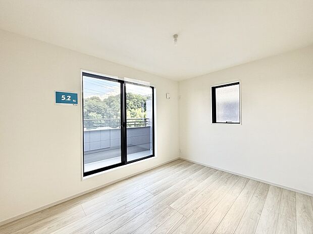 1号棟 ■落ち着いた色合いのお部屋で穏やかな時間を楽しめます