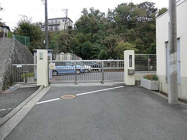 小学校 1400m 横浜市立西柴小学校