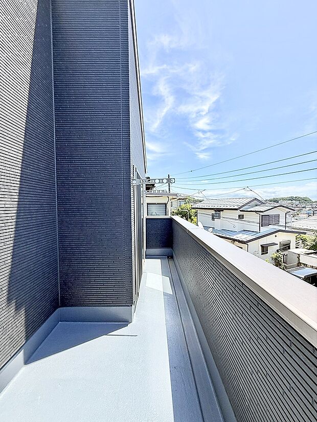 1号棟  ■ 季節の移ろいを感じられる開放的な空間です