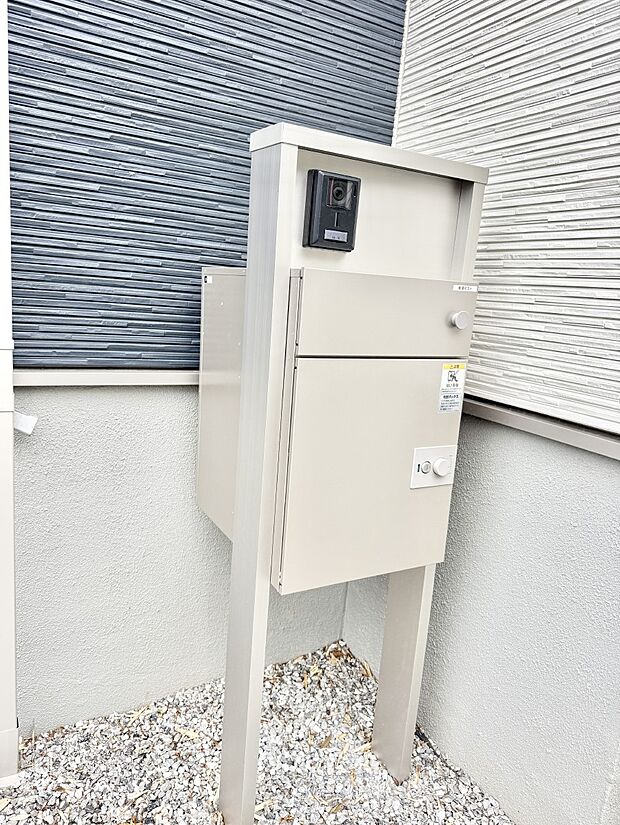 ■不在時でも荷物が受け取れる便利な宅配ボックス