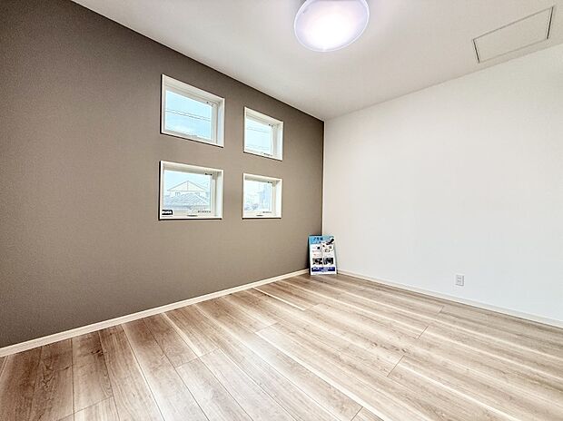 3号棟 ■落ち着いた色合いのお部屋で穏やかな時間を楽しめます