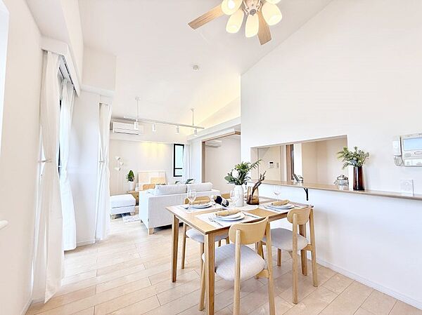 ■心落ち着く場所、ゆったり過ごせるリビング