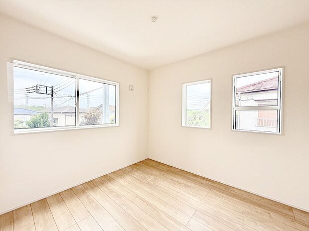 1号棟 ■落ち着いた色合いのお部屋で穏やかな時間を楽しめます