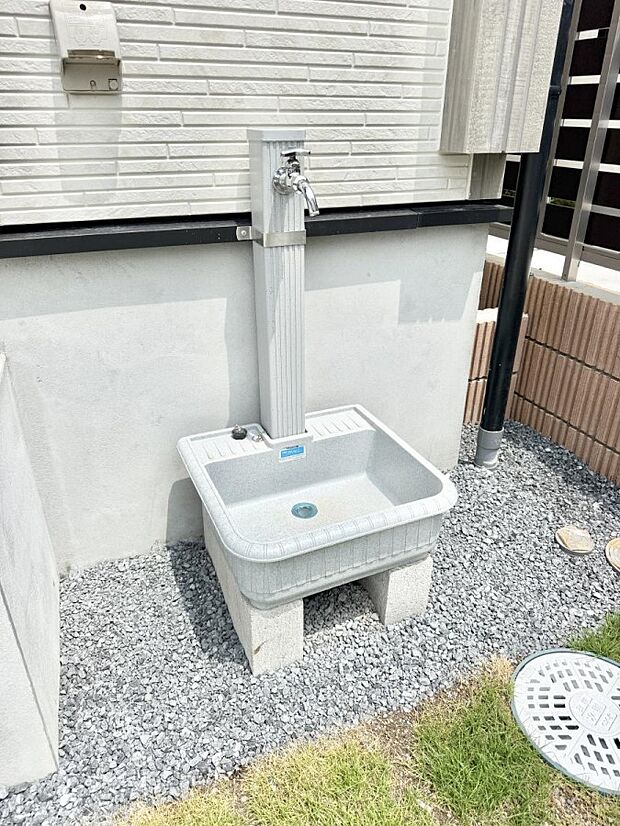 1号棟 ■ガーデニングや洗車などの際に大活躍な屋外立水栓