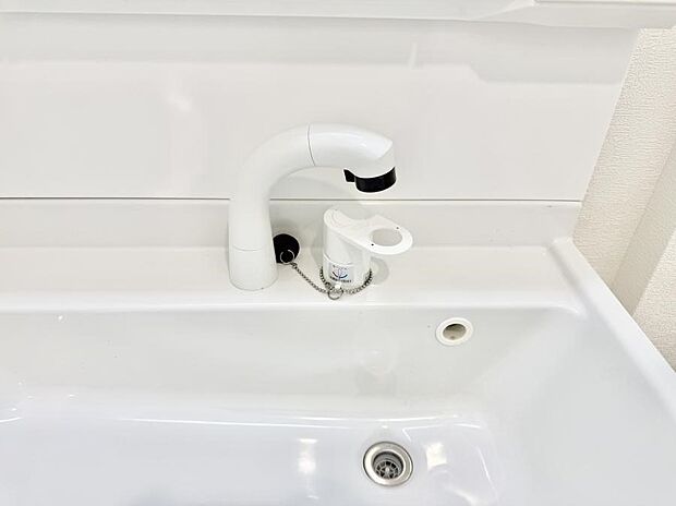 ■手洗いや顔を洗う時も快適に使える便利なシャワー