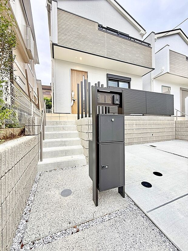 1号棟 ■ 心地よい暮らしへとつながる、温かい玄関