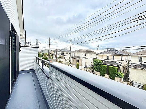 1号棟  ■ 心地よい風と光を感じる、くつろぎのバルコニー