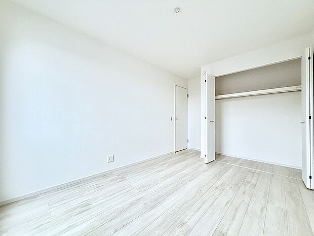 1号棟  ■落ち着いた色合いのお部屋で穏やかな時間を楽しめます